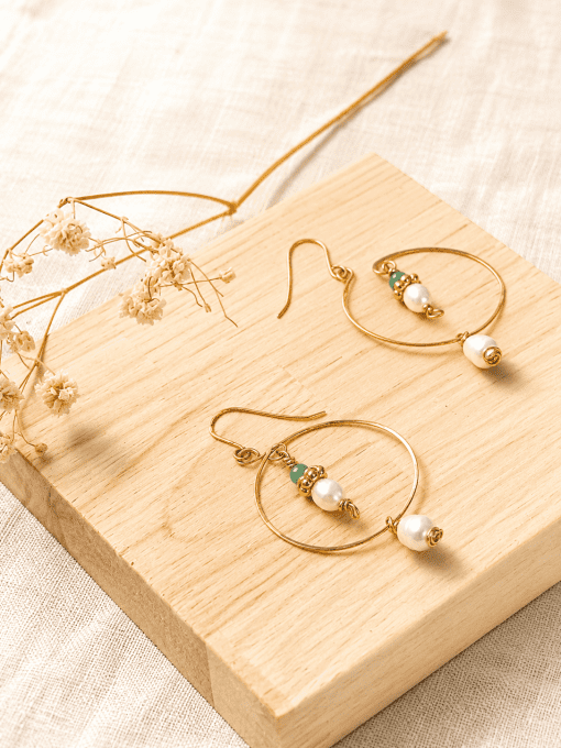 Boucles d'oreilles Séléné – Gold Filled, perles d'eau douce baroque et Apatite